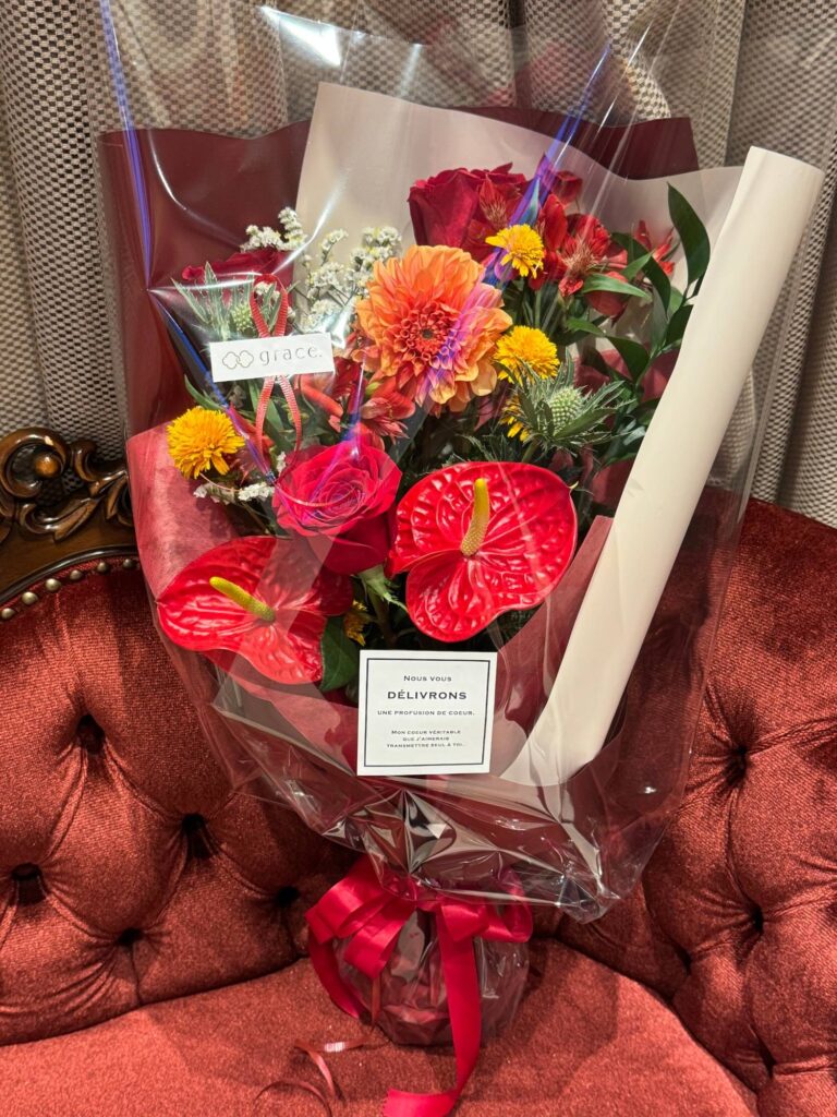 赤とオレンジの花束